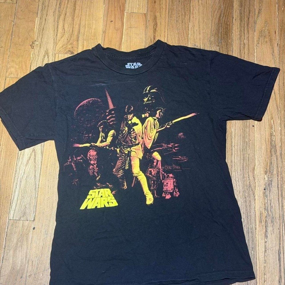 Star Wars T-Shirt Mens Small Vintage Poster Graphic Black Mad Engine 100% Cotton